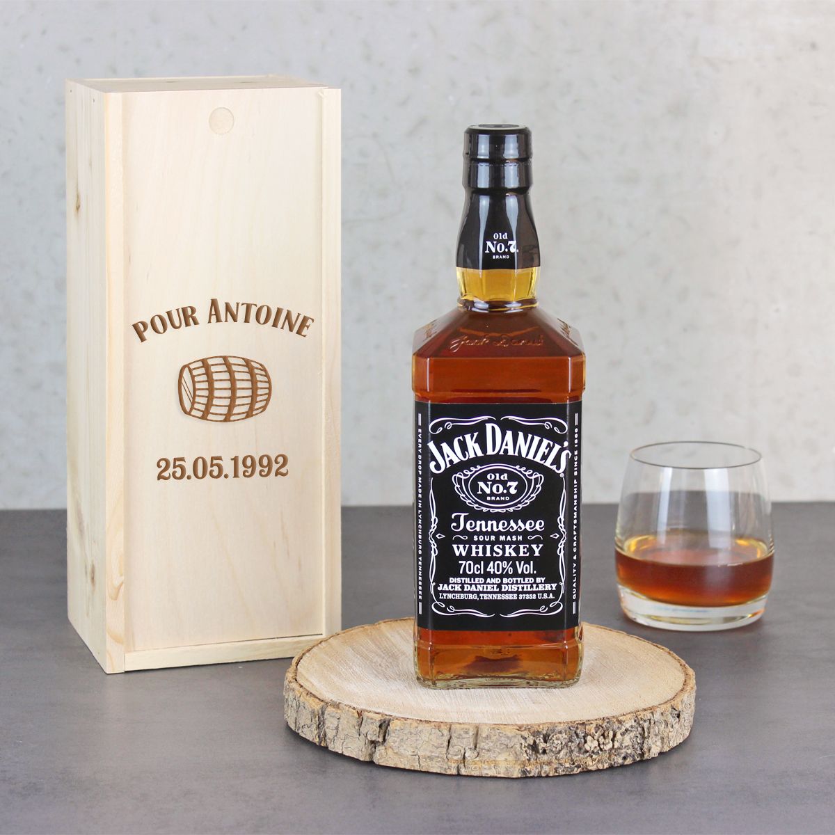 Whiskey Jack Daniel´s dans un coffret en bois personnalisable | HISTORIA